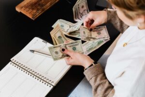 travel fund save for vacation,vacation savings plan,travel budget planner,how to save for a trip,saving money for vacation,save money every month,save for travel on a low income,travel budget 