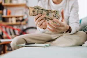 travel fund save for vacation,vacation savings plan,travel budget planner,how to save for a trip,saving money for vacation,save money every month,save for travel on a low income,travel budget 
