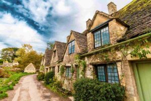 famous english villages to visit