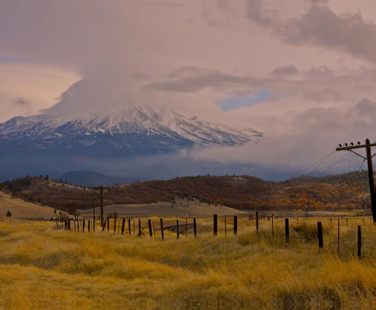 Autumn colors below the mountain, a lovely season for things to do in Mount Shasta CA